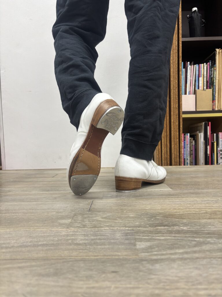 白いタップシューズの裏側