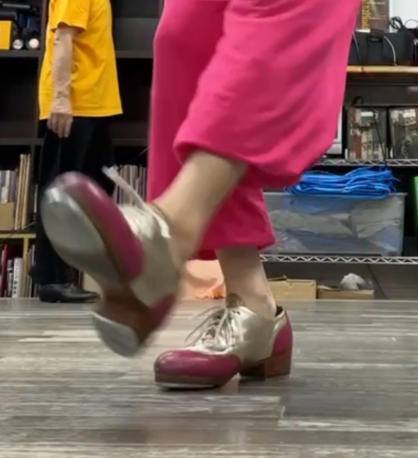 タップダンス足元