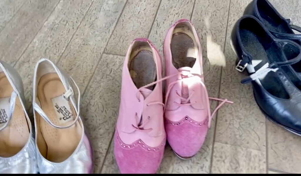 タップダンスのやり方　欠かせないタップシューズ